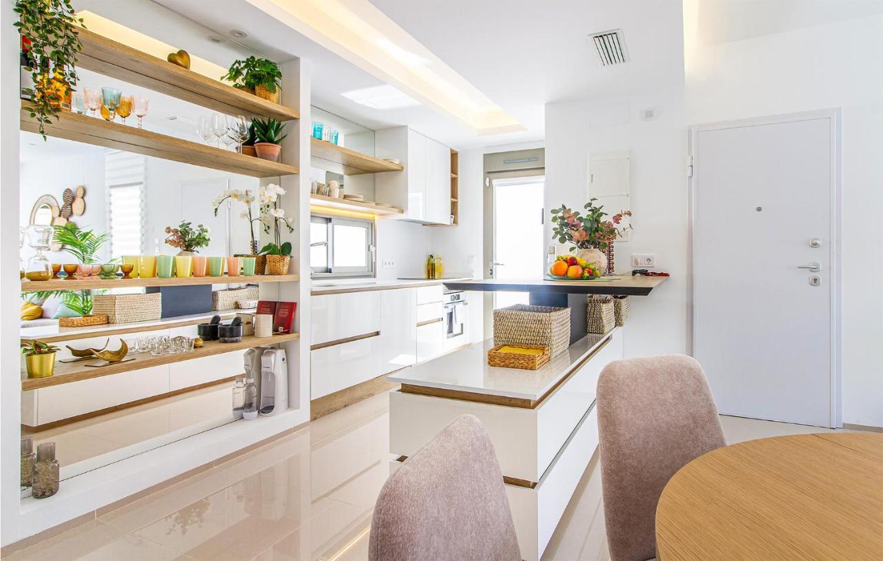 Gorgeous Home In Los Alcazares With Wifi 외부 사진