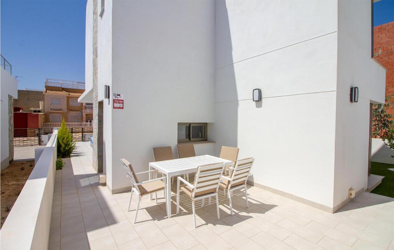 Gorgeous Home In Los Alcazares With Wifi 외부 사진
